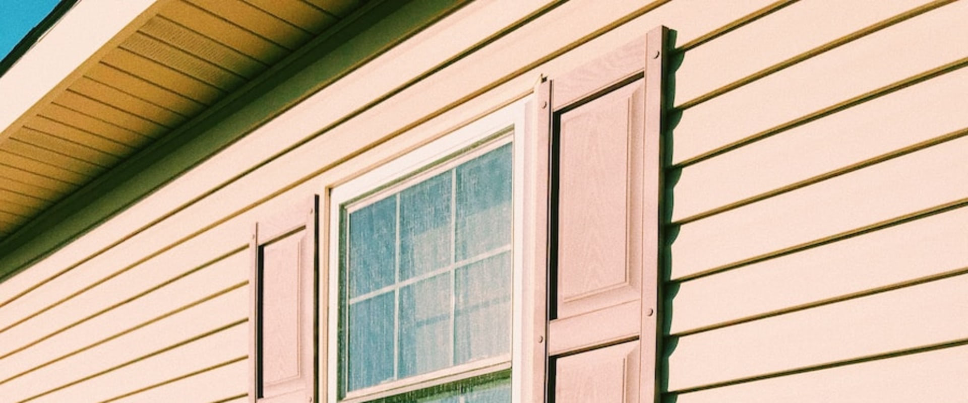 The Benefits of Signing Up for a Siding Maintenance Package