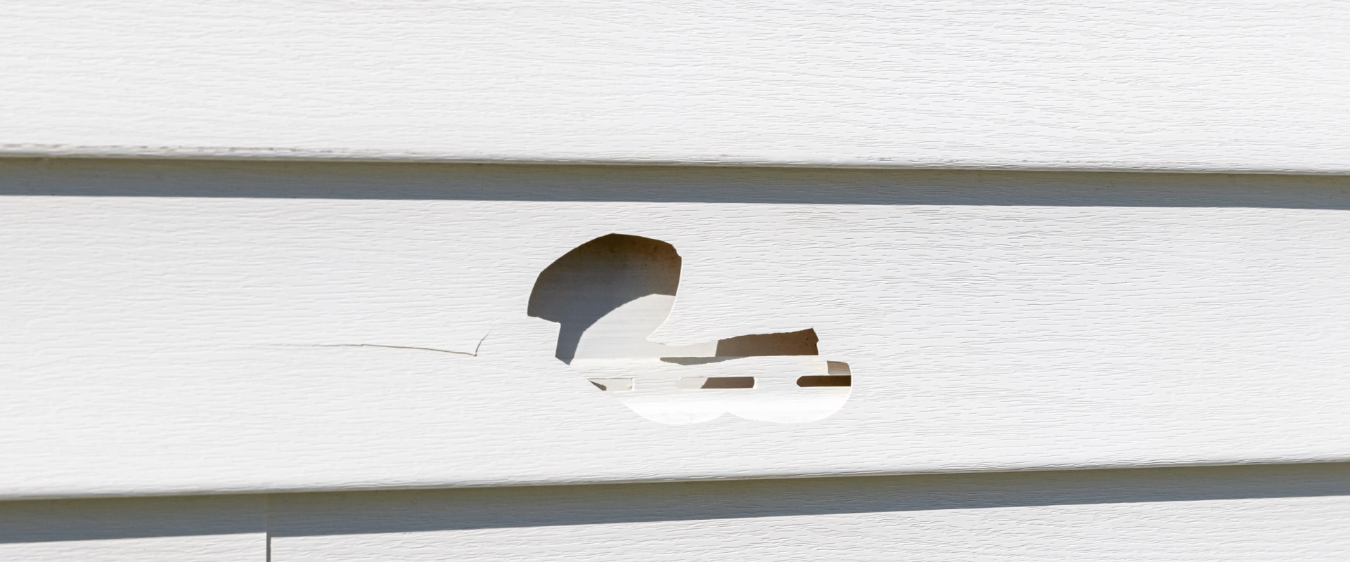 Step-by-Step Guide for Repairing Cracks and Holes on Siding