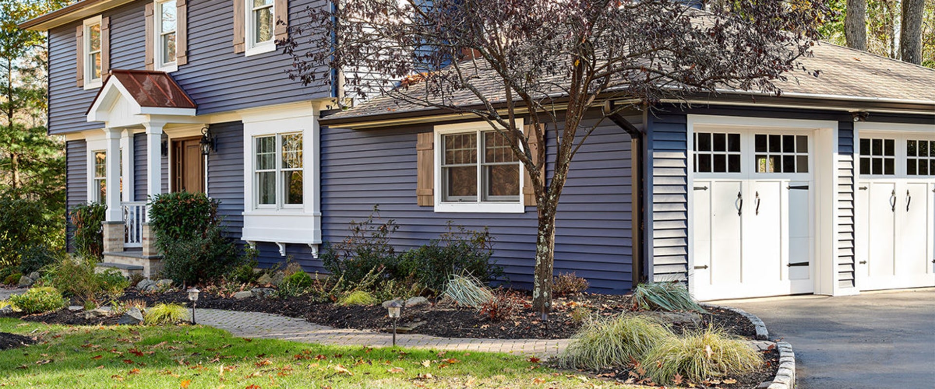 Choosing the Right Color and Finish for Your Siding